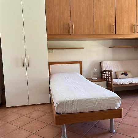 Lecco Only Females Guest House Kültér fotó