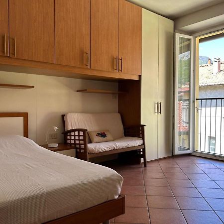 Lecco Only Females Guest House Kültér fotó