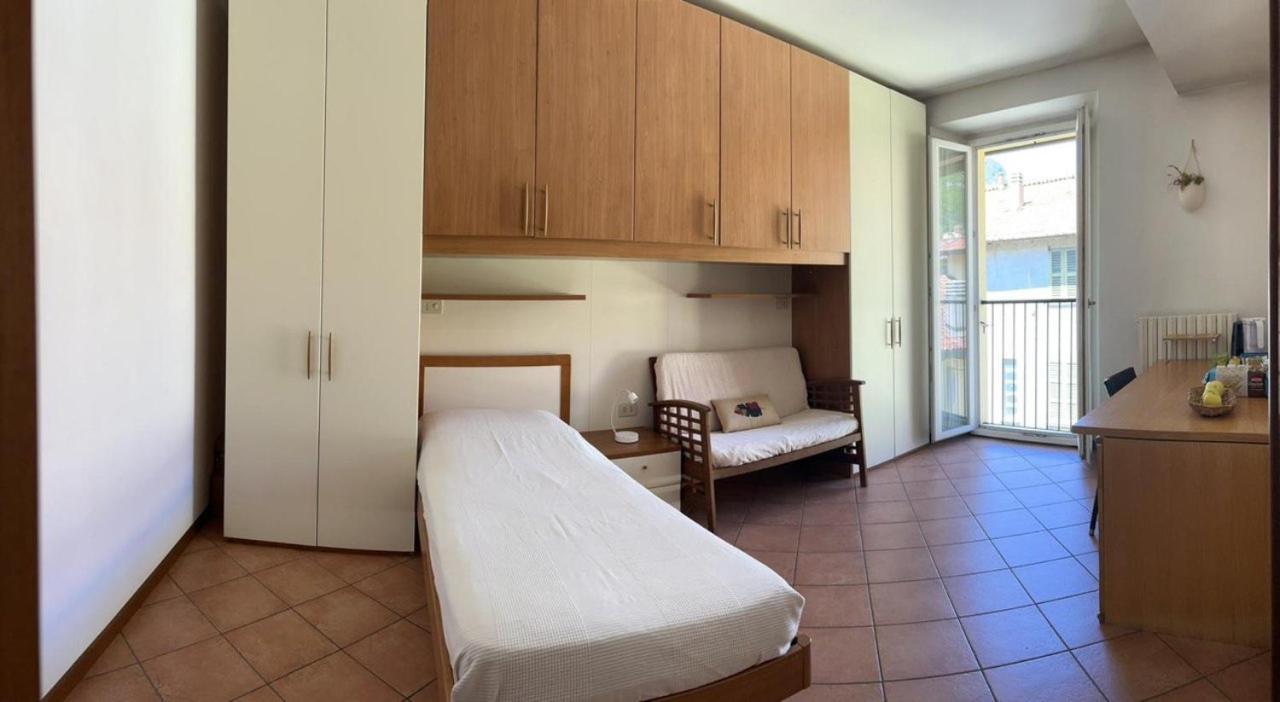 Lecco Only Females Guest House Kültér fotó